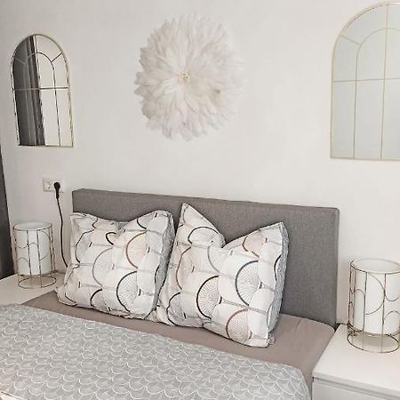 Schone 2 Zw In Sindelfingen - Maichingen *Daimler Apartment Bagian luar foto