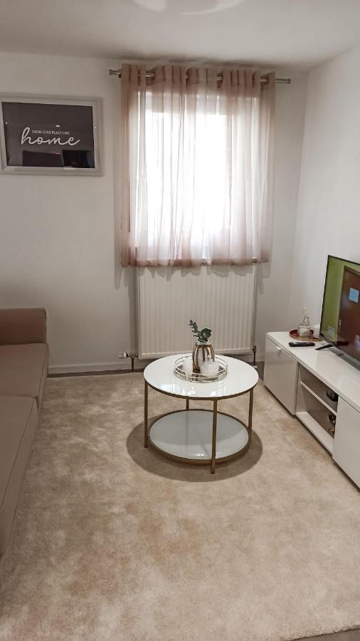 Schone 2 Zw In Sindelfingen - Maichingen *Daimler Apartment Bagian luar foto