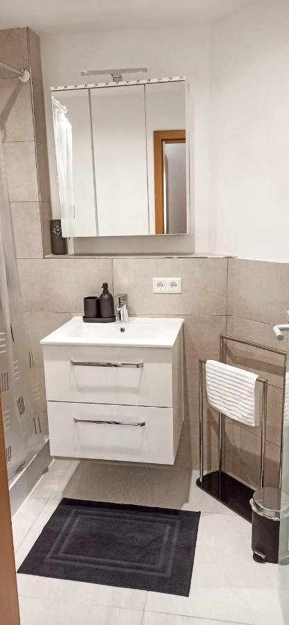 Schone 2 Zw In Sindelfingen - Maichingen *Daimler Apartment Bagian luar foto